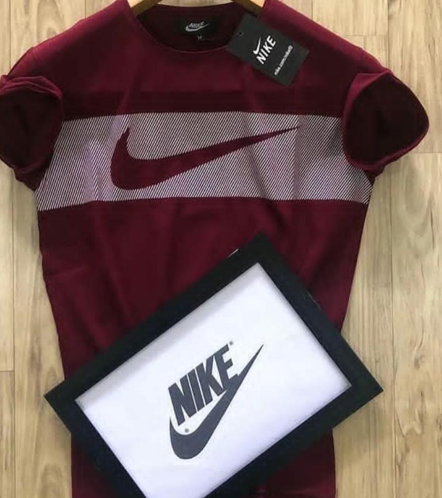 Regular Fit Nike T-Shirt (Maroon, L)