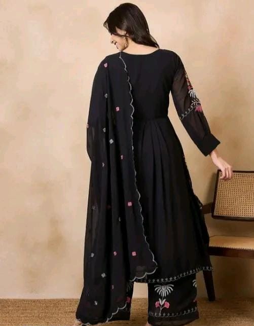 Lucknow Chikankari Embroidery Chicken Suit With Duppata