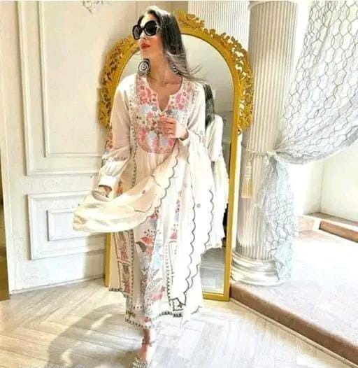 Lucknow Chikankari Embroidery Chicken Suit With Duppata